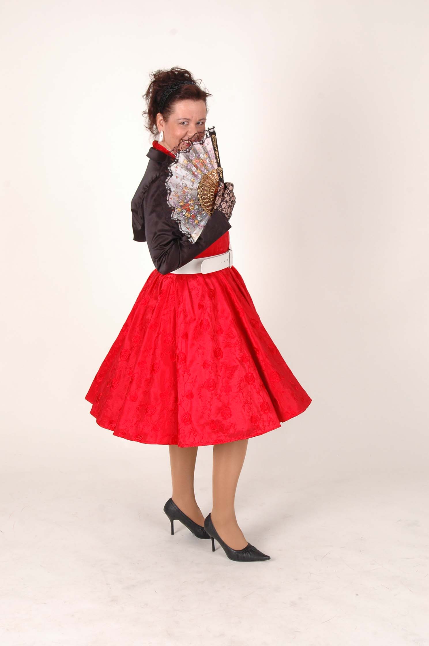 heute in schwarz rotem Outfit